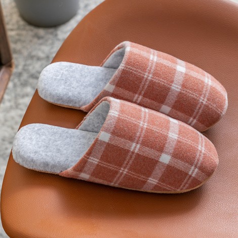 Machine washable Four Seasons Home Furnishing Couple Silent Cotton Slippers Indoor Silent Men and Women Wooden Floor Slippers