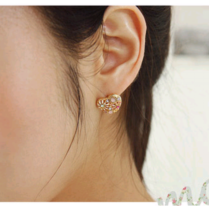 Boutique Korean Fashion Sweet Chrysanthemum Love Earrings Nhsc193688