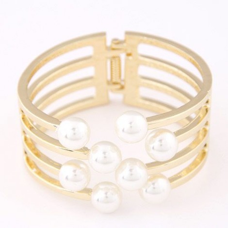 Elegant And Stylish Metallic Simple Pearl Exaggerated Bracelet Wholesales Yiwu Nhsc202752