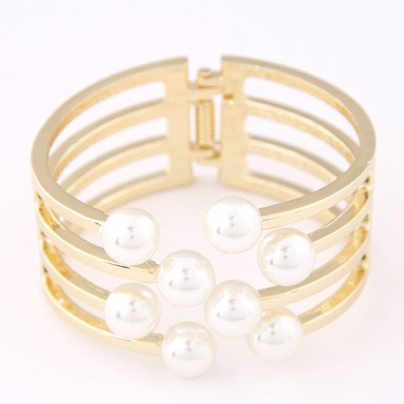 Elegant And Stylish Metallic Simple Pearl Exaggerated Bracelet Wholesales Yiwu Nhsc202752