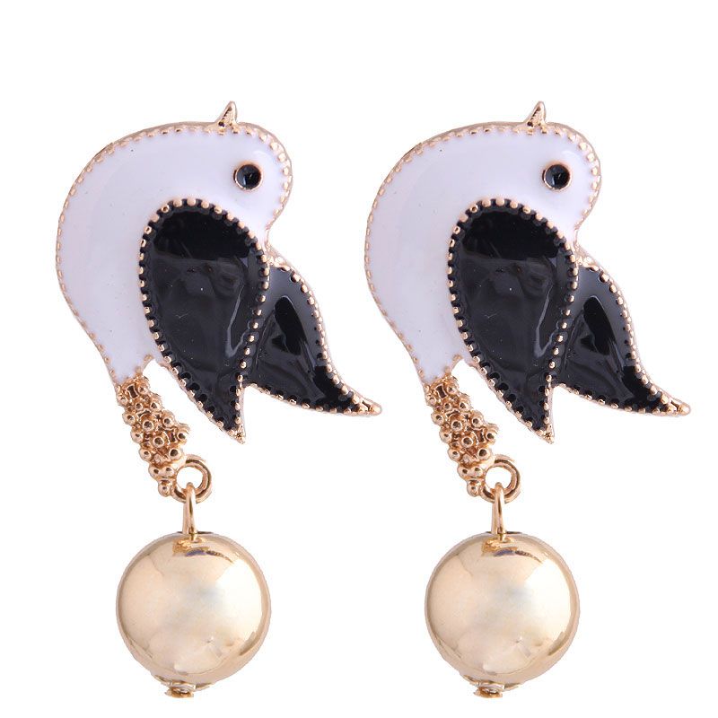 Fashion Metal Wild Dripping Oil Hit Color Magpie Temperament Exaggerated Earrings Nhsc208046