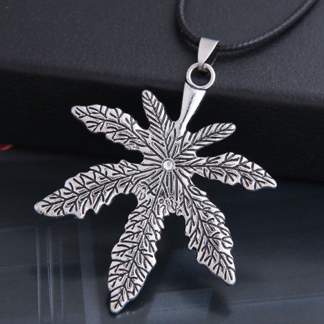 New Fashion Mens Domineering Vintage Maple Leaf Personality Necklace Wholesale Toppinggoods Nhsc225554