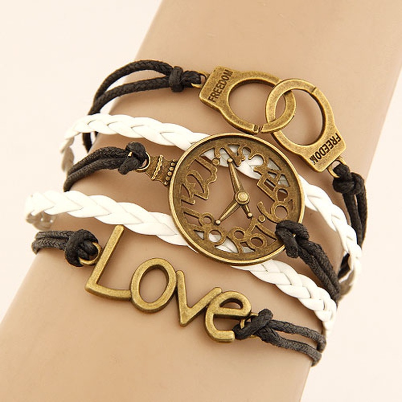 Retro Love Clock Han...