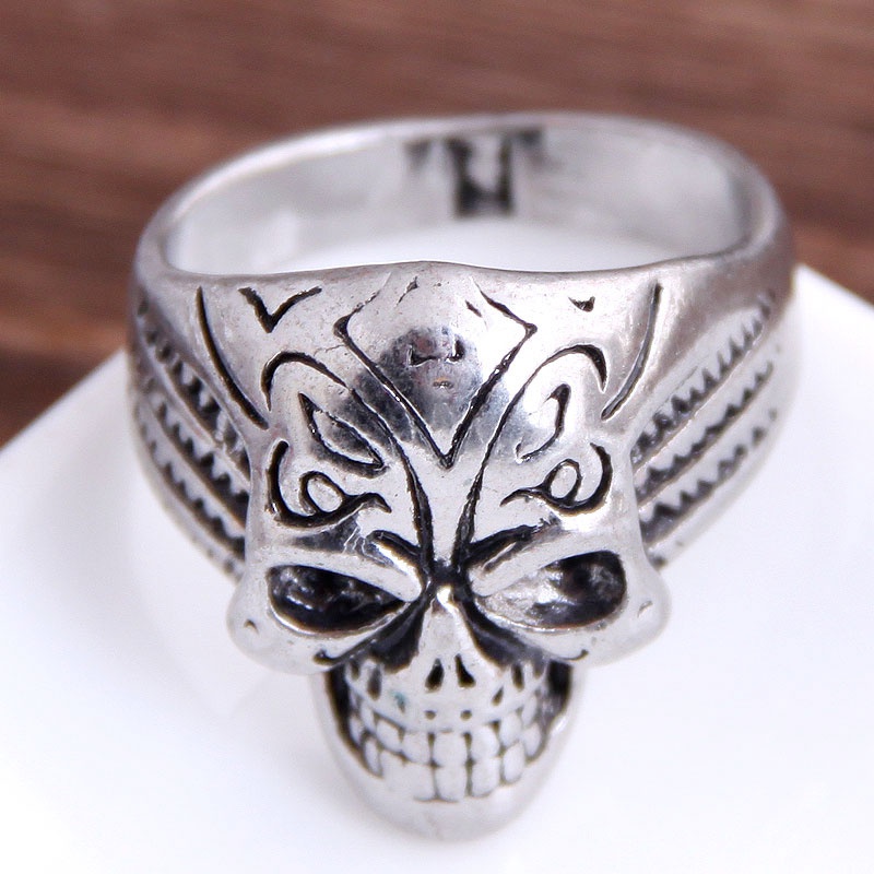 Retro Simple Skull W...