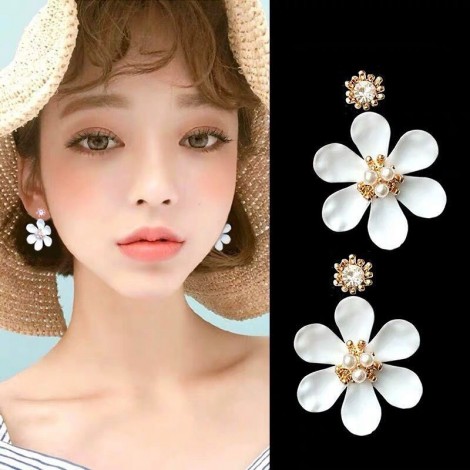 Fashion Metal Flower Inlaid Pearl Stud Earrings Wholesale Toppinggoods  Nhsc423492