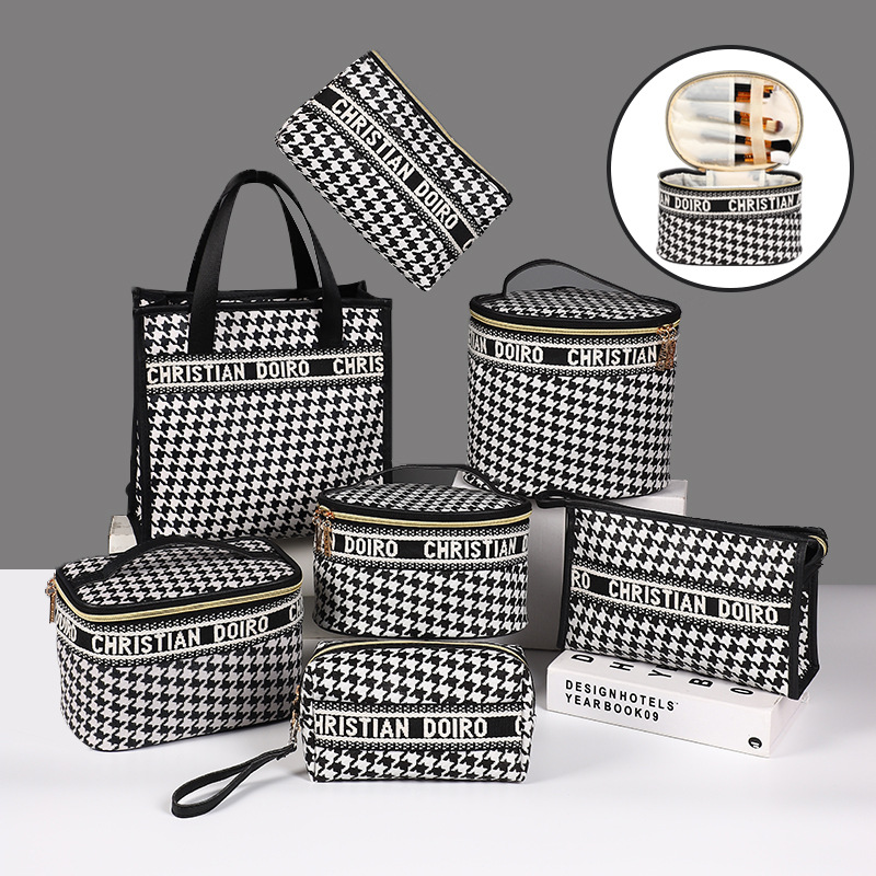 Qianniaoge large capacity cosmetic bag portable travel hand carrying printed cosmetic box waterproof fashion washing bag