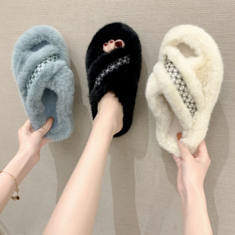 Furry slippers for women in autumn and winter in Europe and America