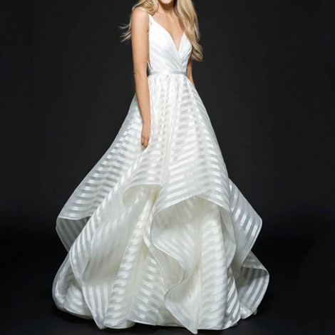 2021 backless lace middle waist small tail beautiful light luxury white small fresh simple wedding dress